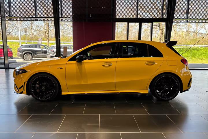 Gul Mercedes A-Klasse fra 2019