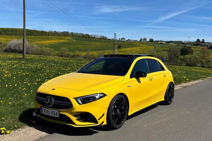 Gul Mercedes A-Klasse fra 2019