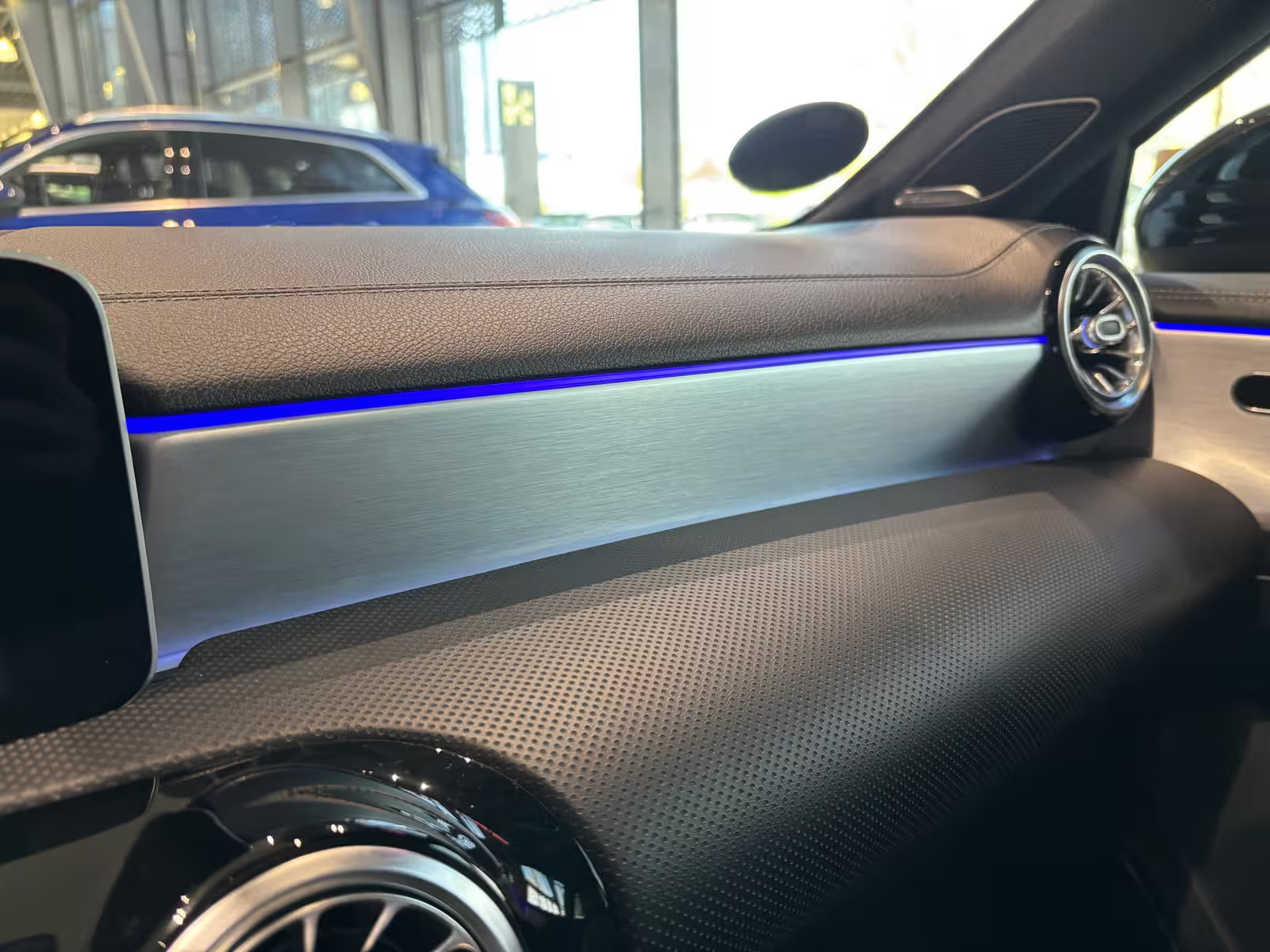 Gul Mercedes A-Klasse fra 2019