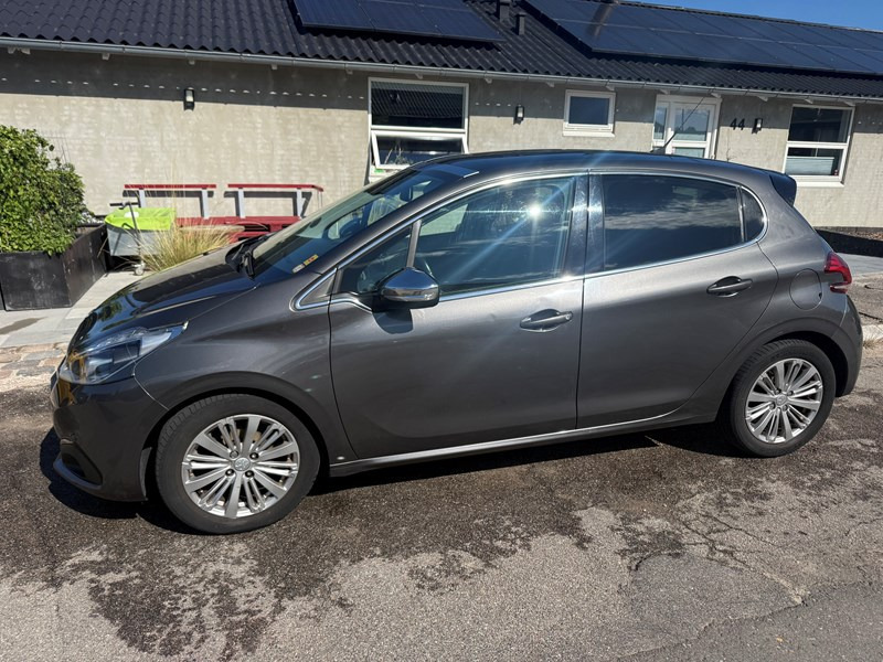 undefined Peugeot 208 fra 2018