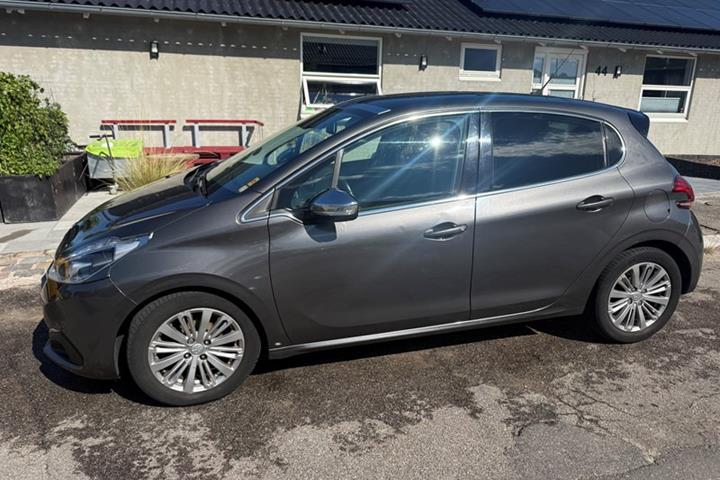 undefined Peugeot 208 fra 2018