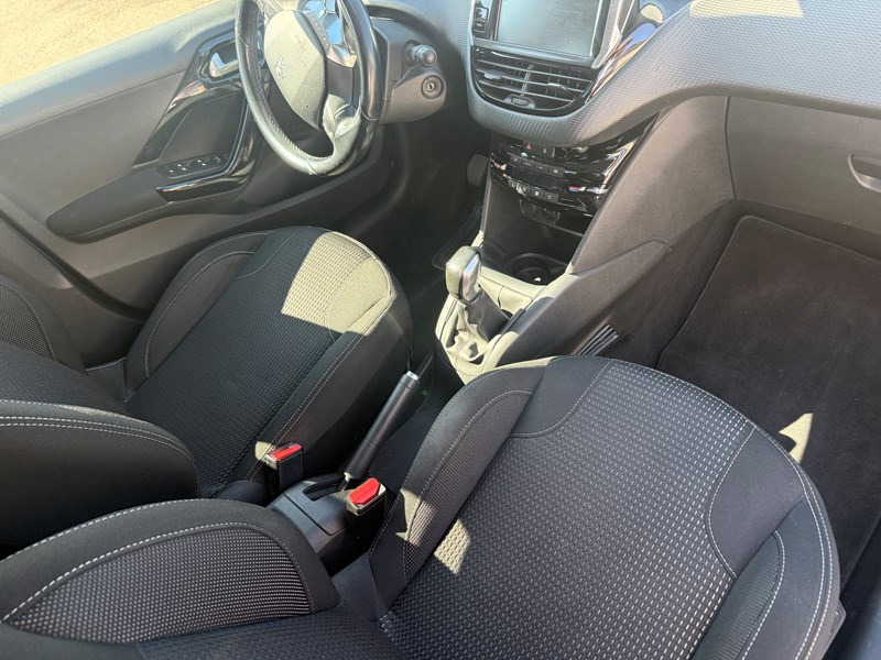 undefined Peugeot 208 fra 2018