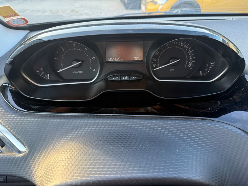 undefined Peugeot 208 fra 2018