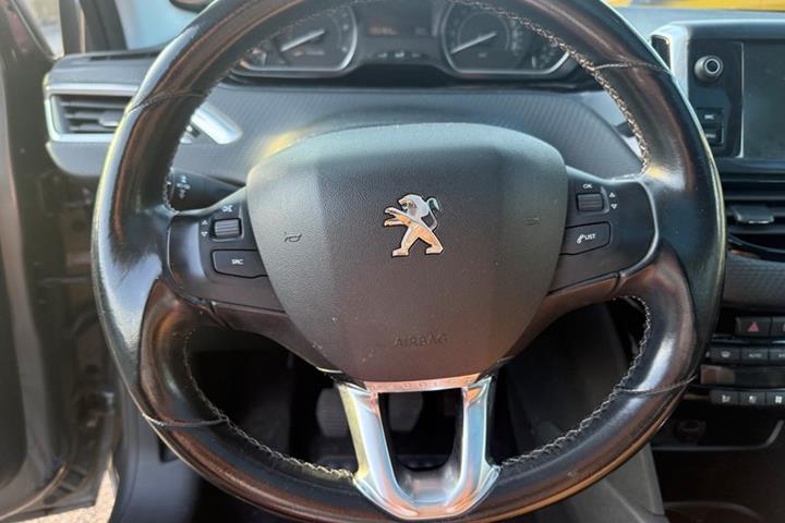 undefined Peugeot 208 fra 2018