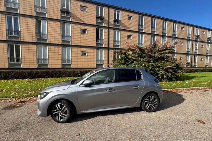 undefined Peugeot 208 fra 2022