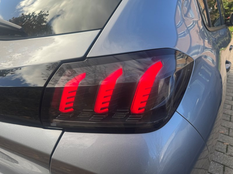 undefined Peugeot 208 fra 2022