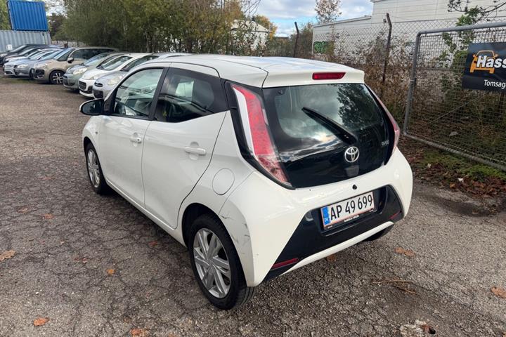 Grøn Toyota Aygo fra 2014