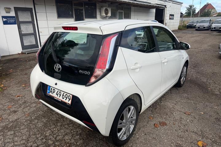 Grøn Toyota Aygo fra 2014
