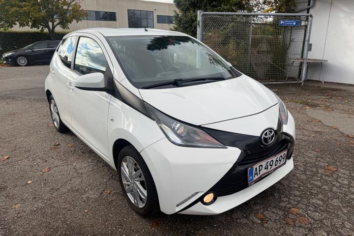 Grøn Toyota Aygo fra 2014