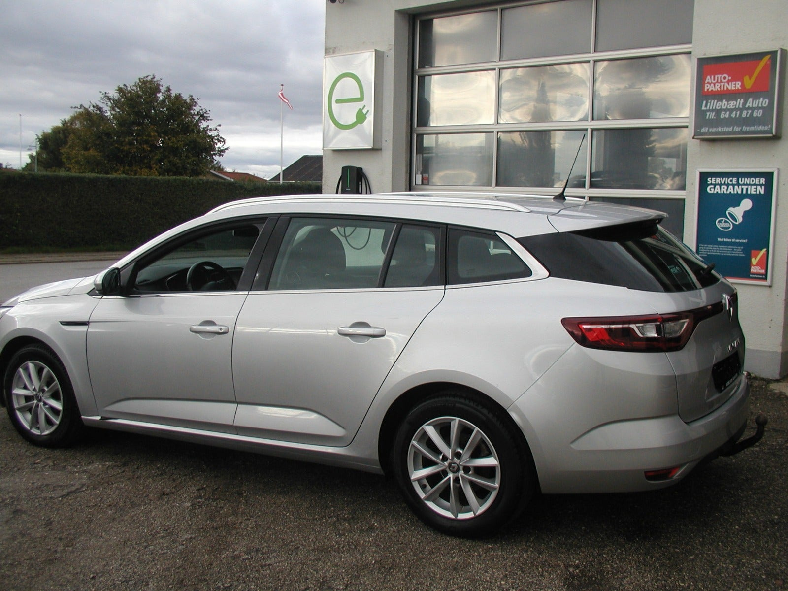 Sølv Renault Megane IV fra 2017