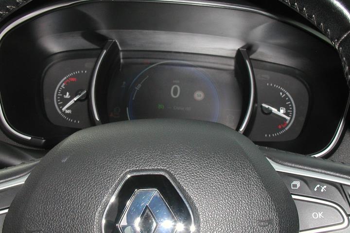 Sølv Renault Megane IV fra 2017
