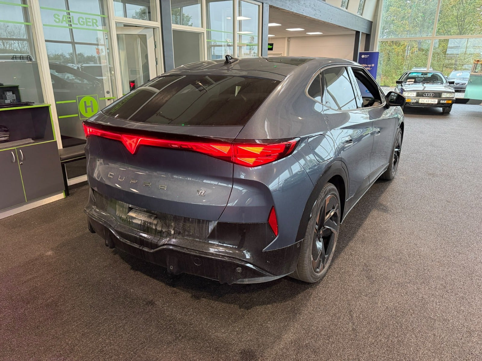 Blå Cupra Tavascan fra 2025