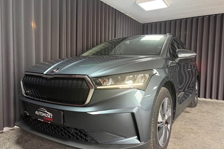 Grå Skoda Enyaq fra 2022