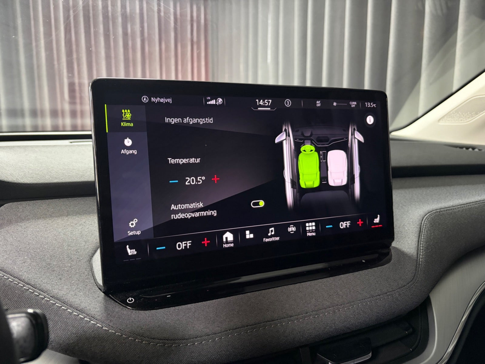 Grå Skoda Enyaq fra 2022