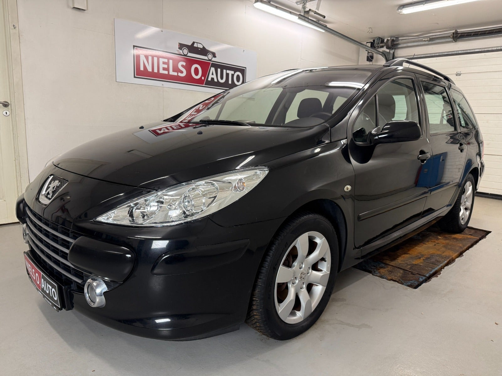 Sort Peugeot 307 fra 2009