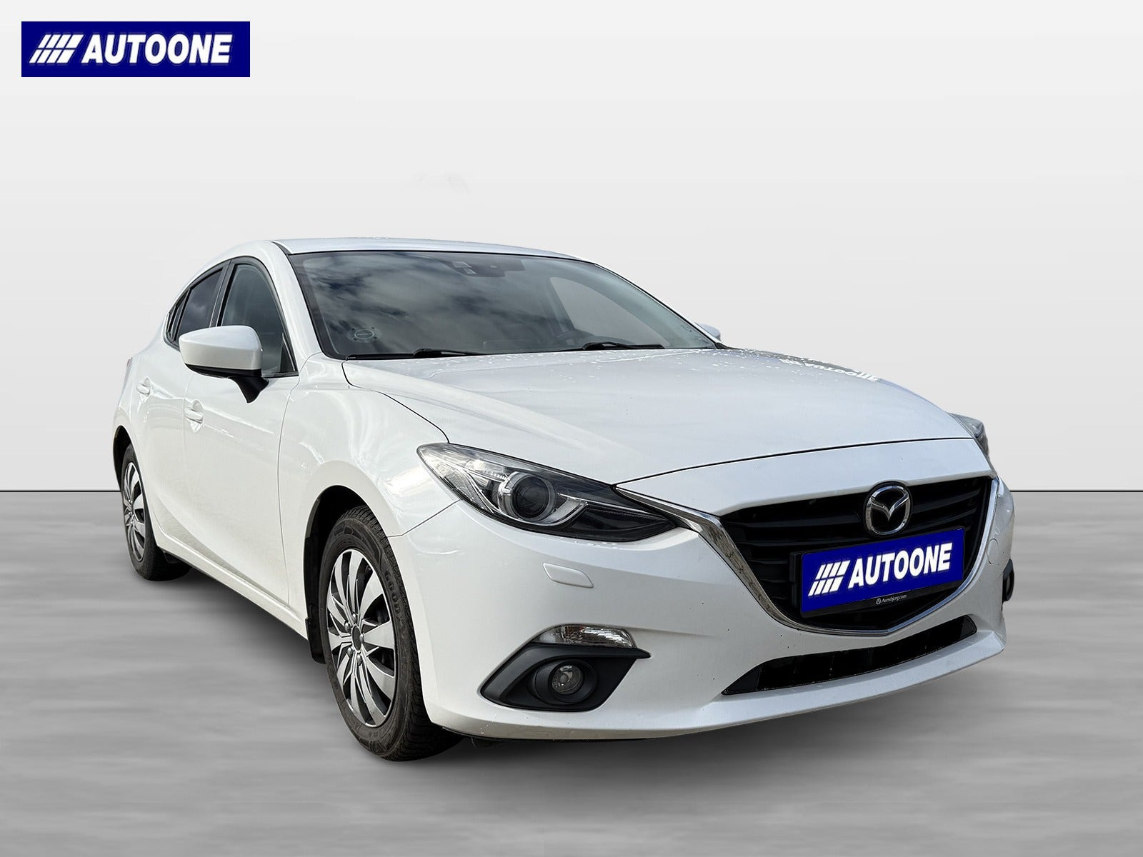 Hvid Mazda 3 fra 2013
