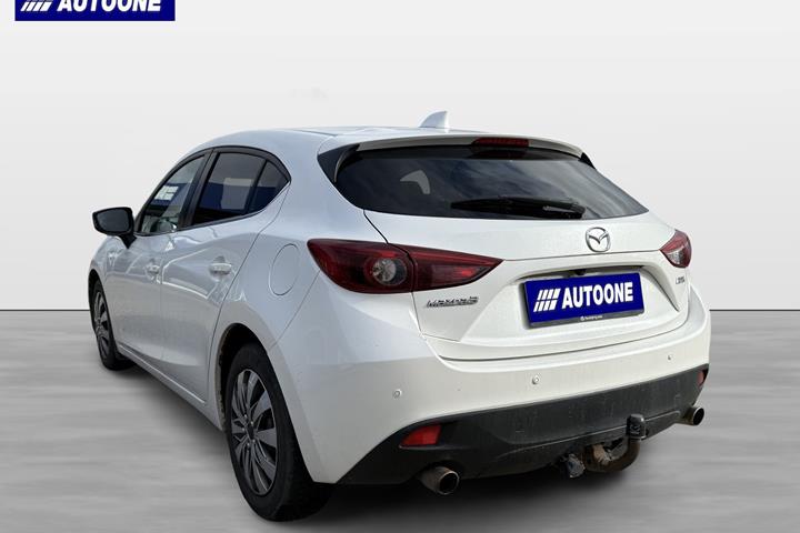 Hvid Mazda 3 fra 2013