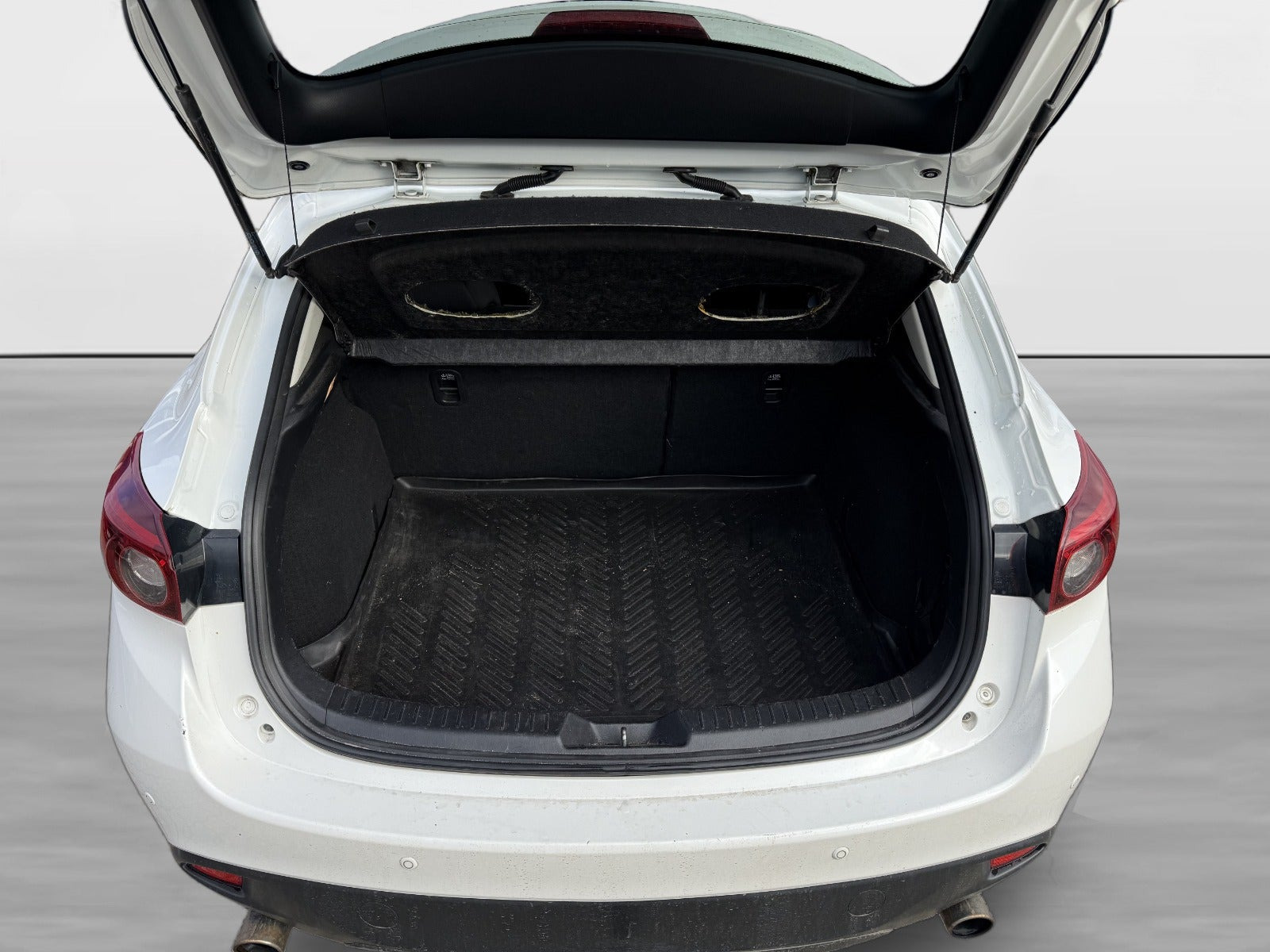 Hvid Mazda 3 fra 2013
