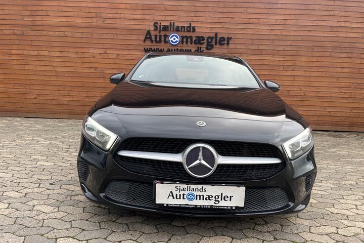 Sort Mercedes A200 fra 2018