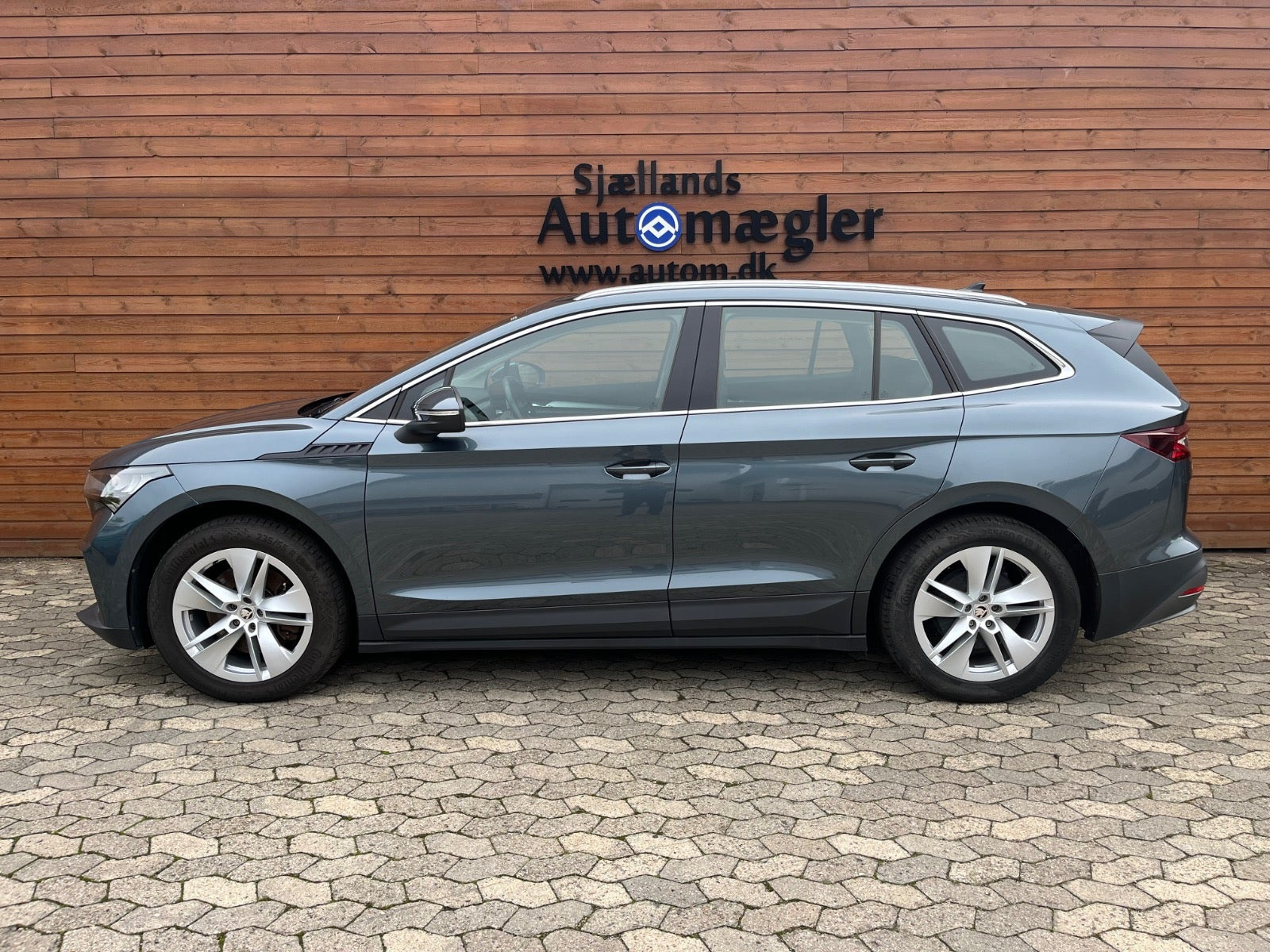 Grå Skoda Enyaq fra 2021