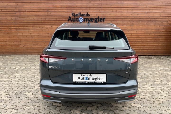 Grå Skoda Enyaq fra 2021