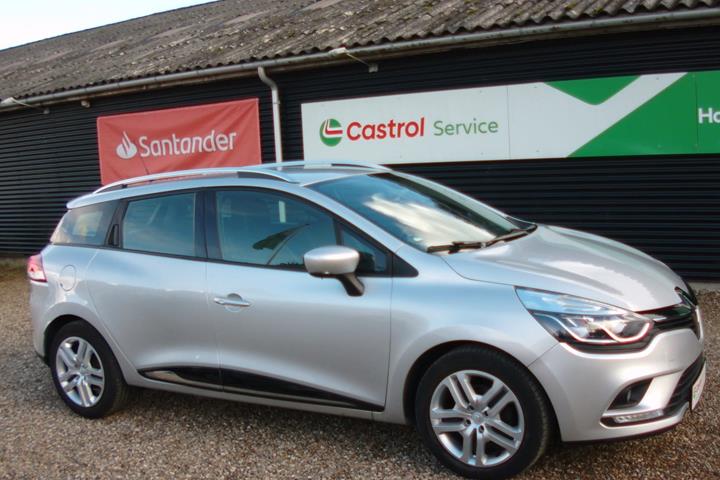 Sølv Renault Clio IV fra 2017