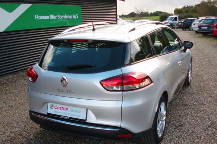 Sølv Renault Clio IV fra 2017