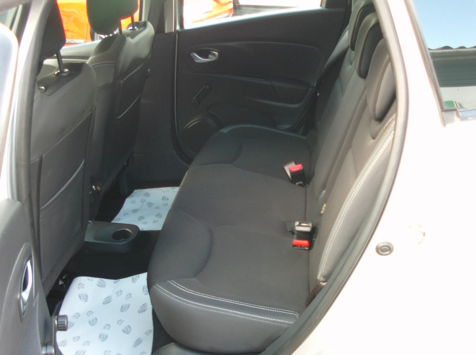 Sølv Renault Clio IV fra 2017