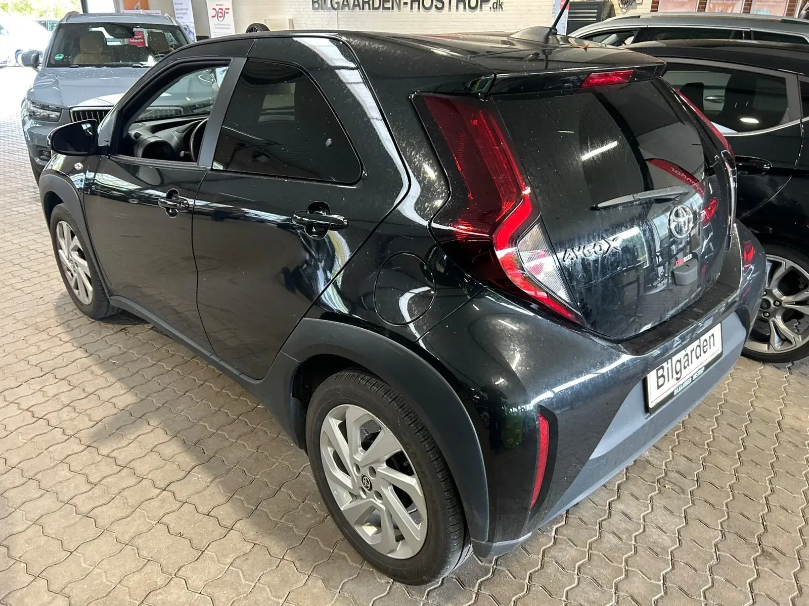 Sort Toyota Aygo X fra 2023