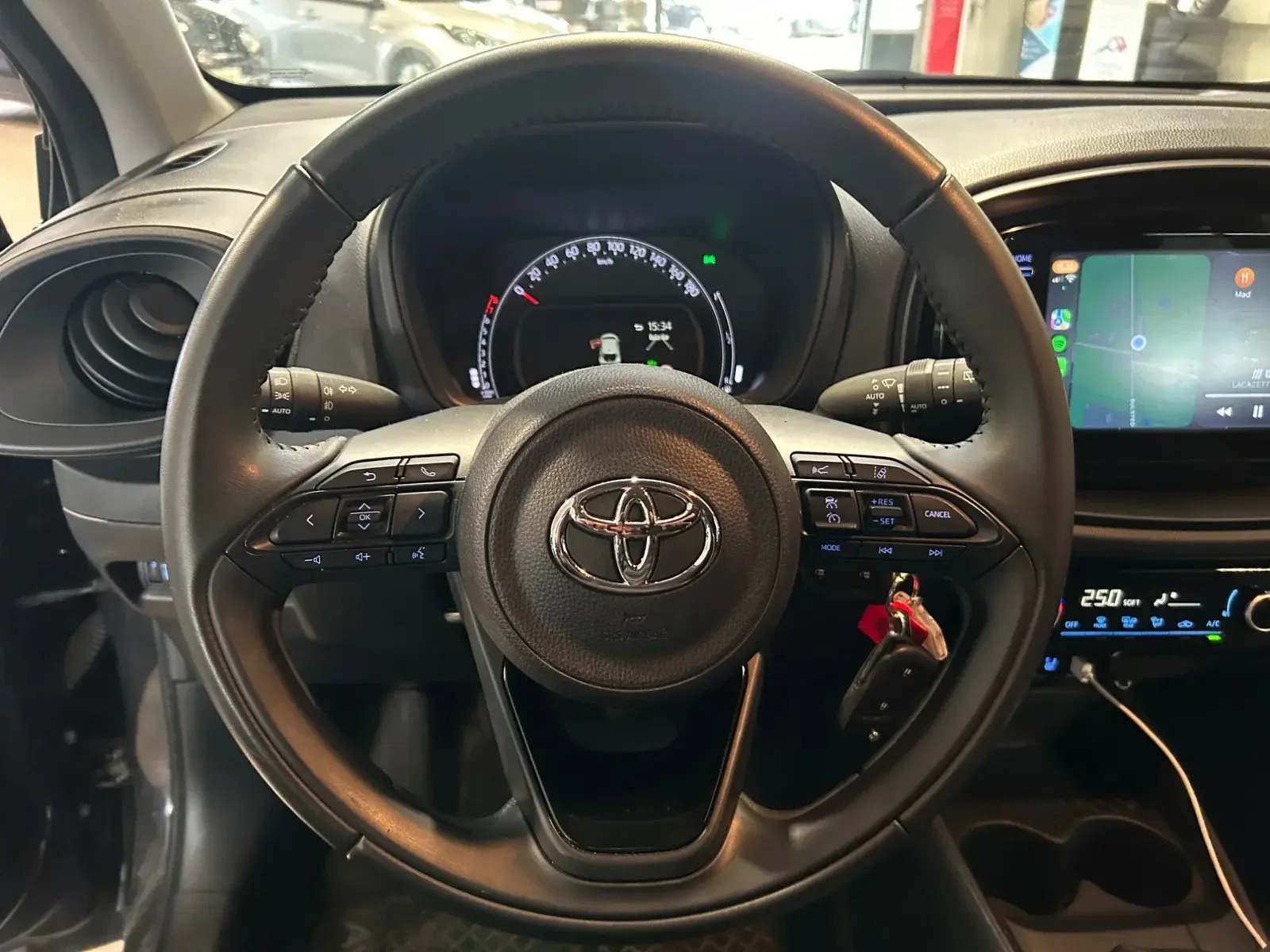 Sort Toyota Aygo X fra 2023