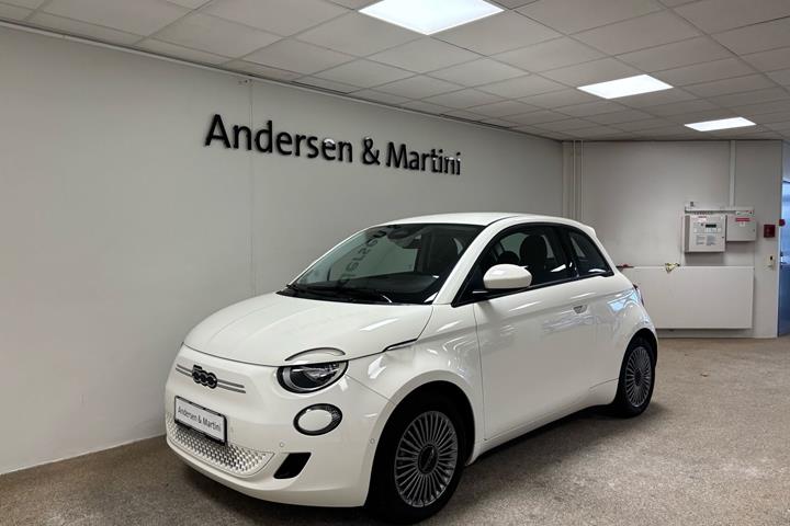 Hvid Fiat 500e fra 2023