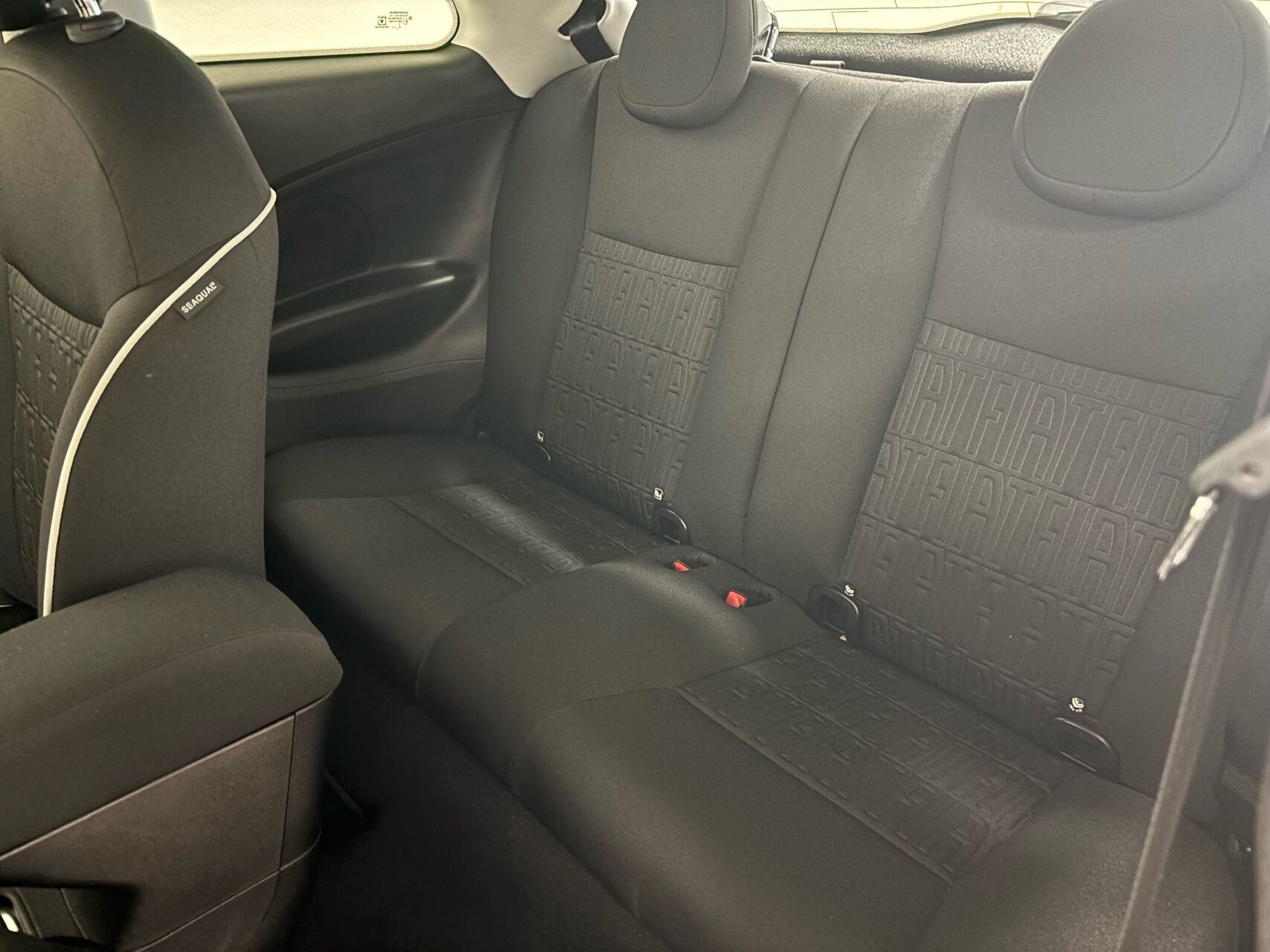 Hvid Fiat 500e fra 2023