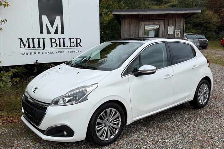 undefined Peugeot 208 fra 2017 set udefra