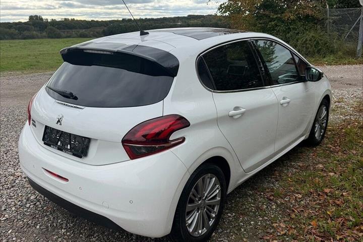 undefined Peugeot 208 fra 2017