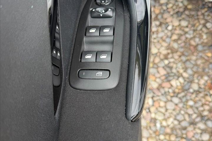 undefined Peugeot 208 fra 2017