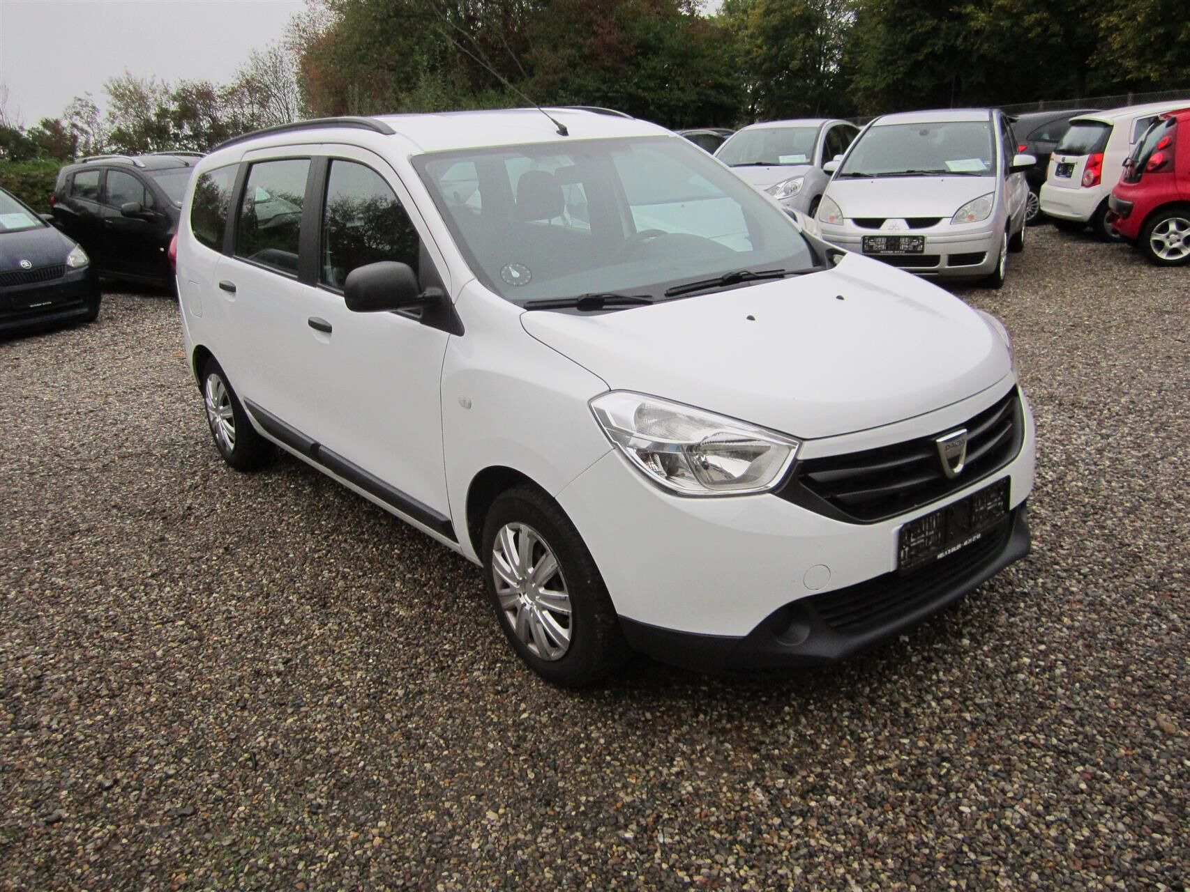 Hvid Dacia Lodgy fra 2015