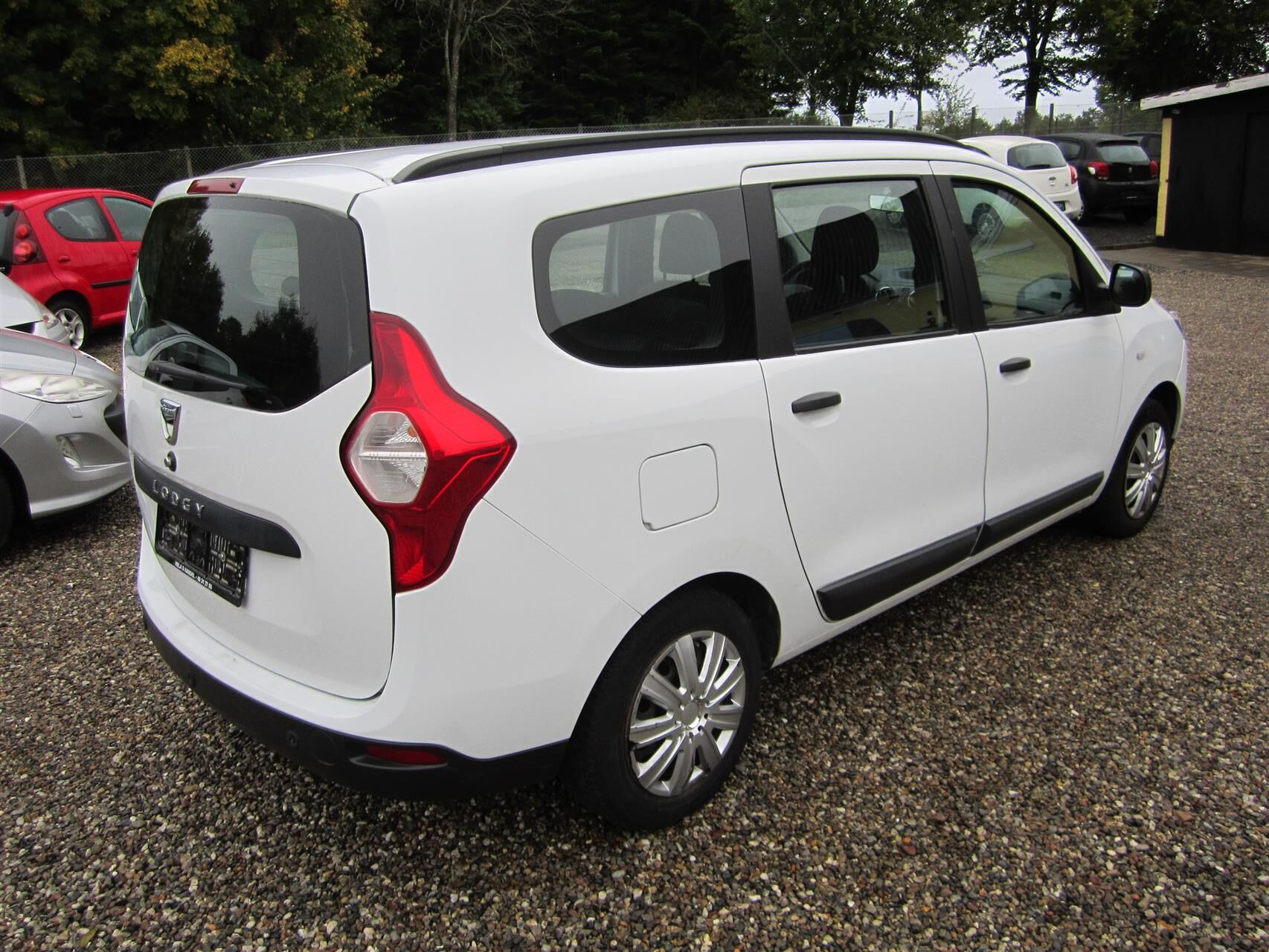 Hvid Dacia Lodgy fra 2015