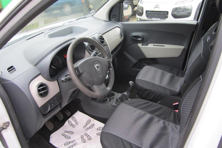 Hvid Dacia Lodgy fra 2015