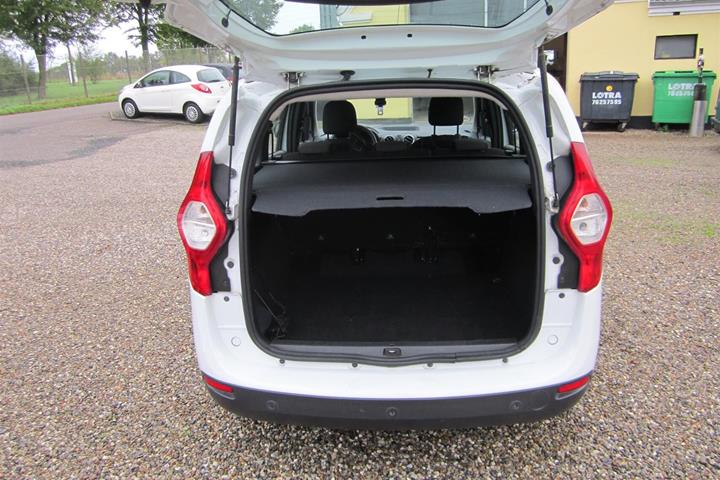 Hvid Dacia Lodgy fra 2015