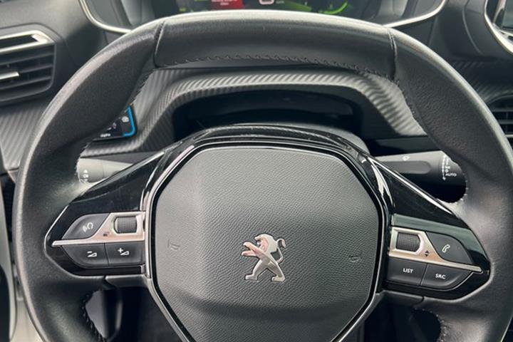 undefined Peugeot 208 fra 2021