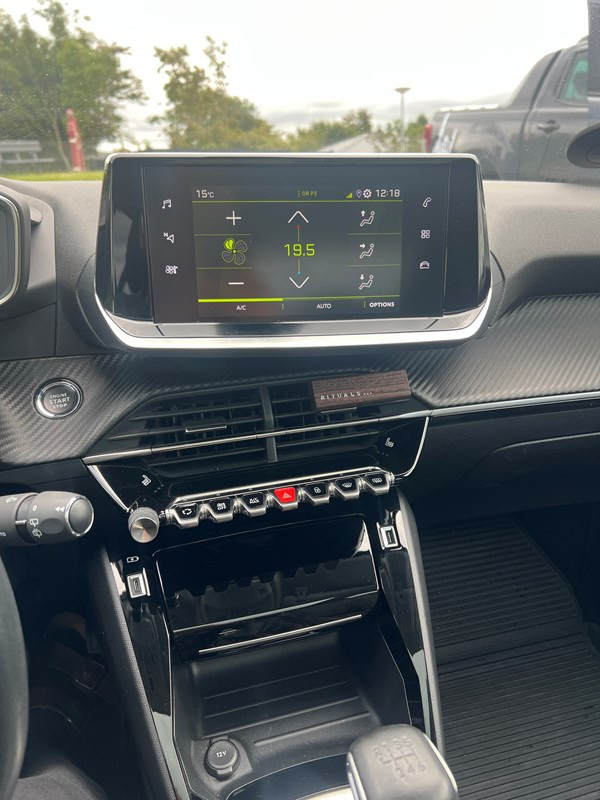 undefined Peugeot 208 fra 2021