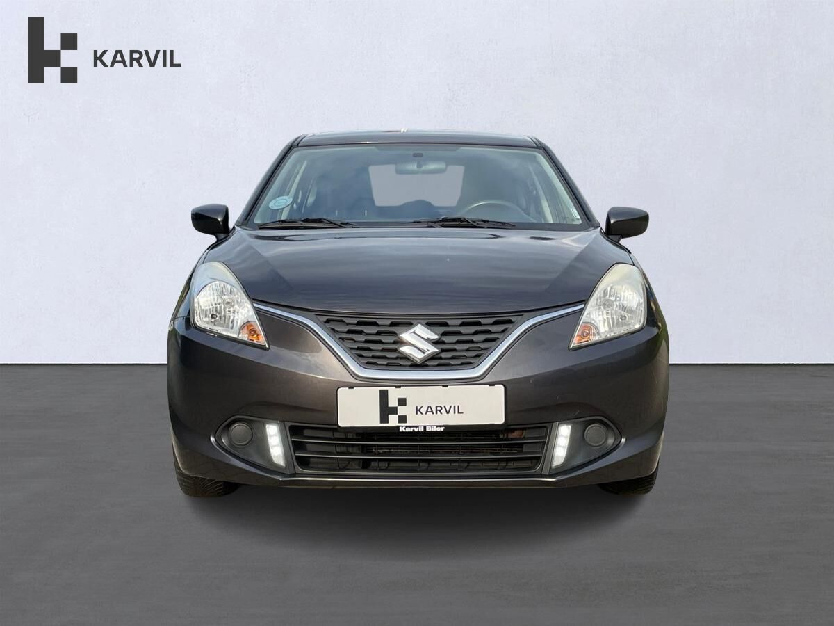 Grå Suzuki Baleno fra 2017