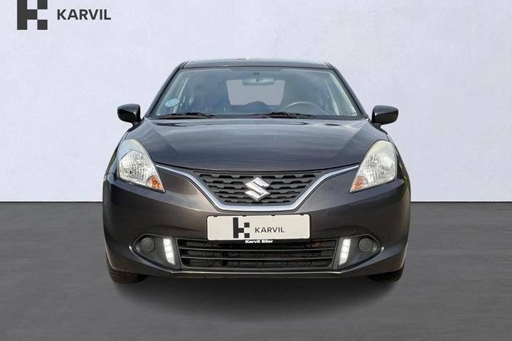 Grå Suzuki Baleno fra 2017