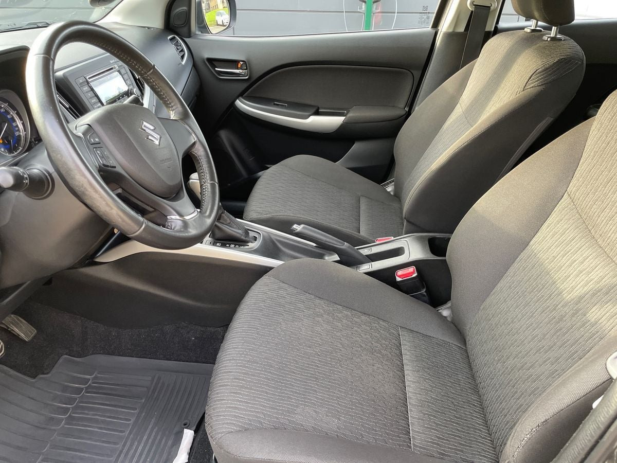 Grå Suzuki Baleno fra 2017