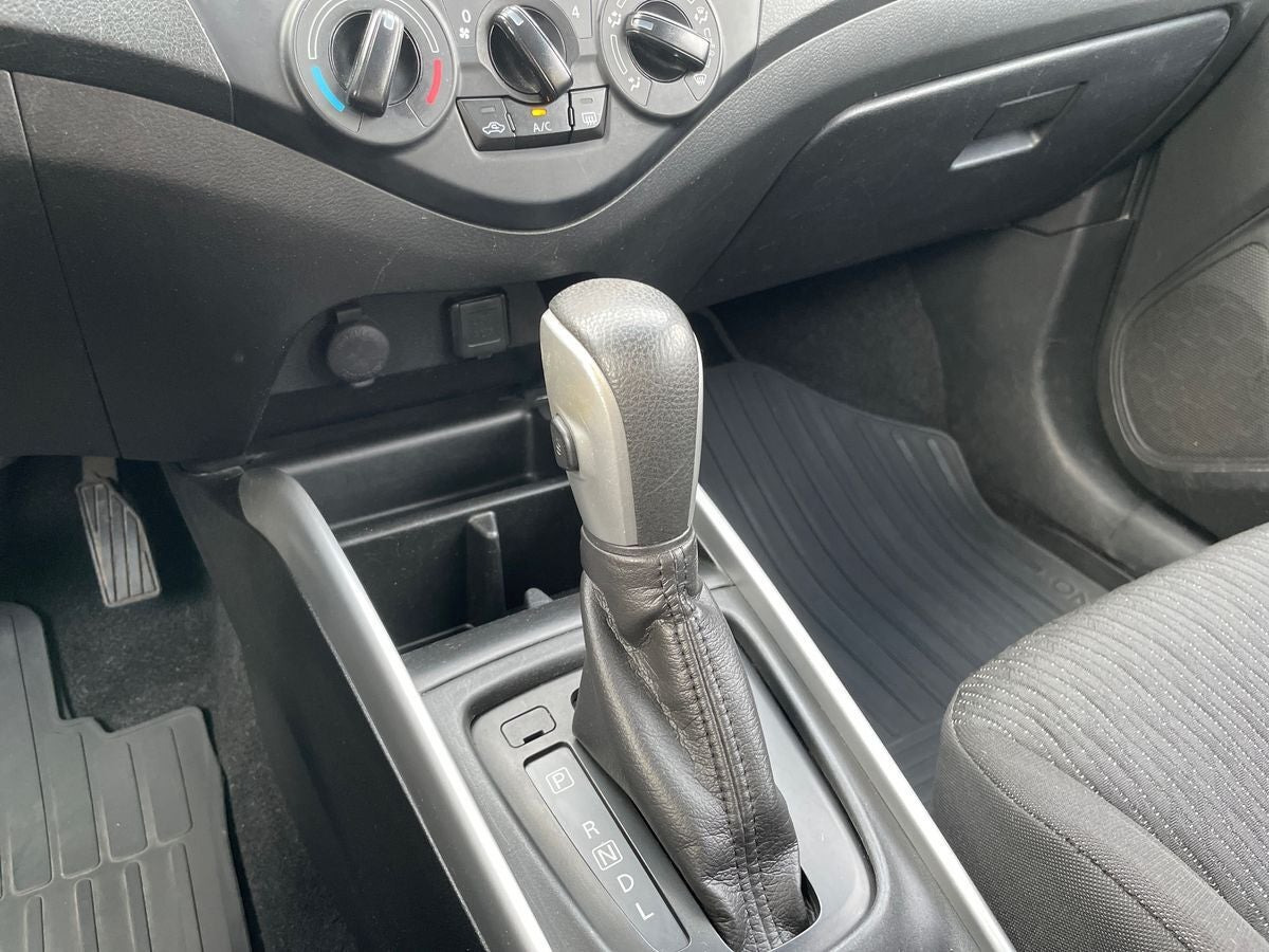 Grå Suzuki Baleno fra 2017