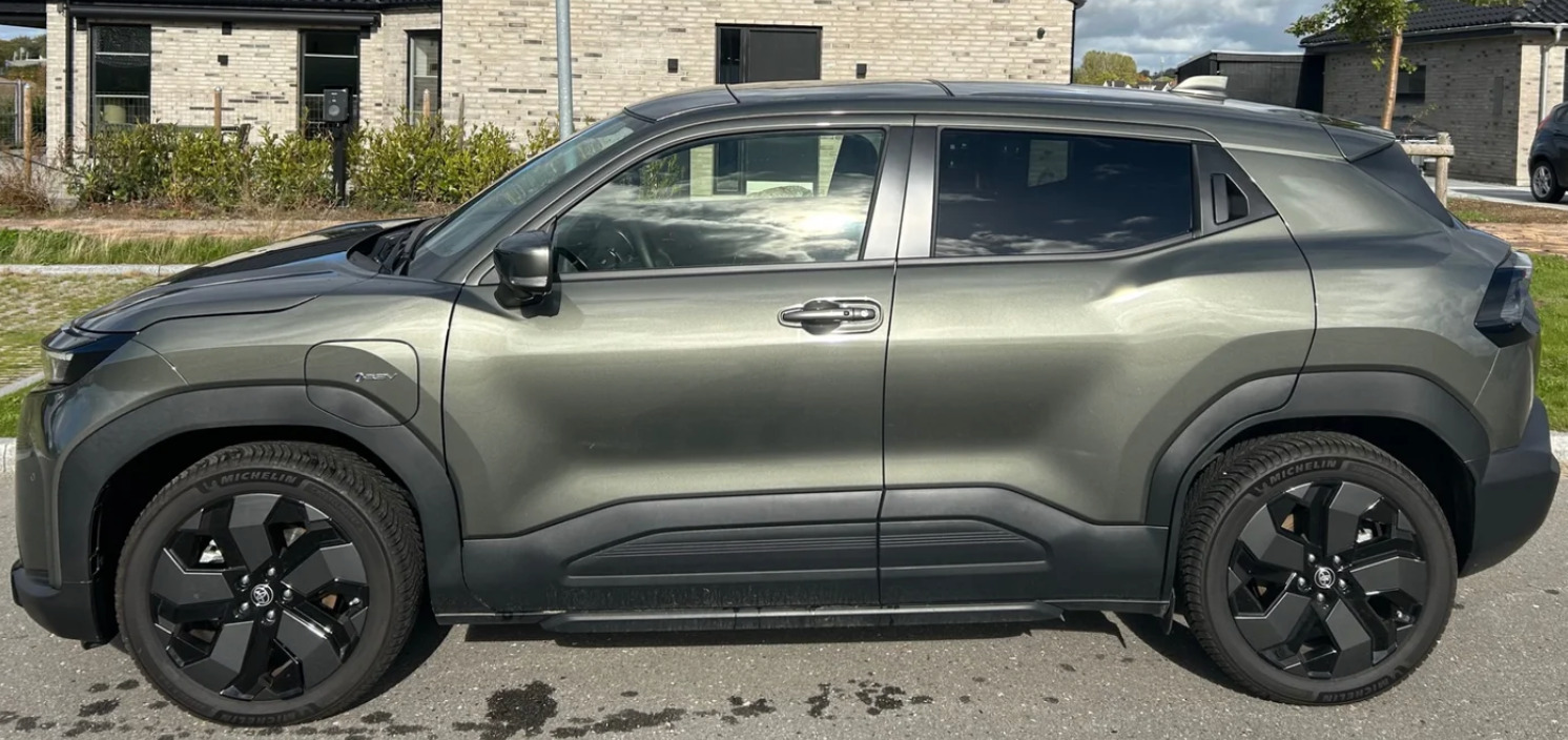 Grøn Toyota Urban Cruiser fra 2025