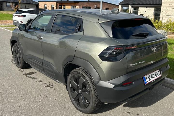 Grøn Toyota Urban Cruiser fra 2025