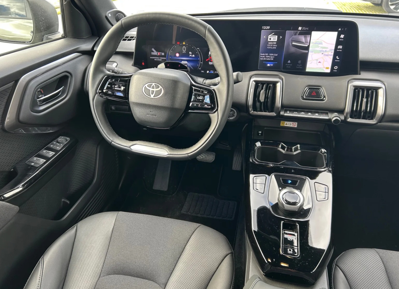 Grøn Toyota Urban Cruiser fra 2025