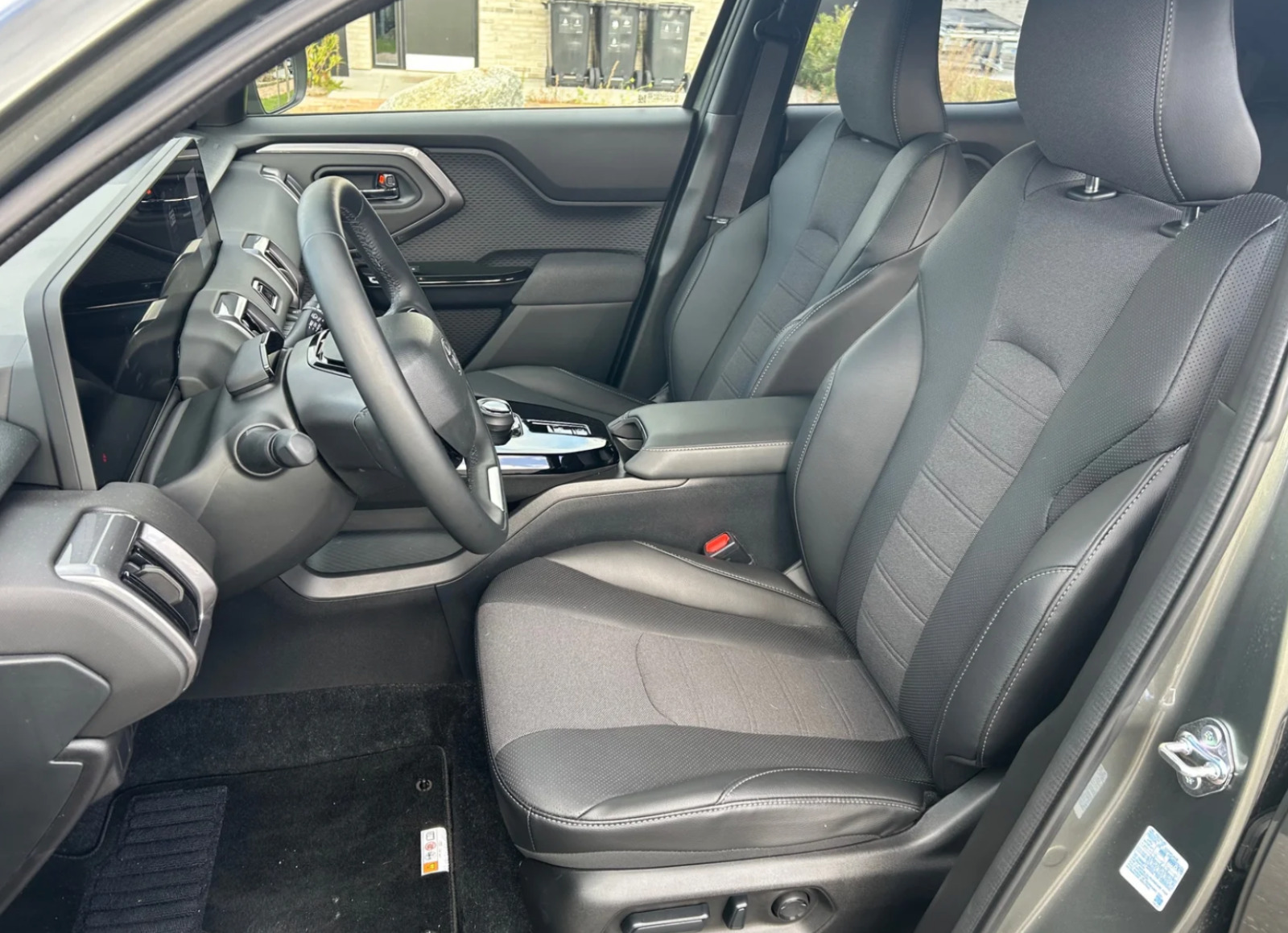 Grøn Toyota Urban Cruiser fra 2025
