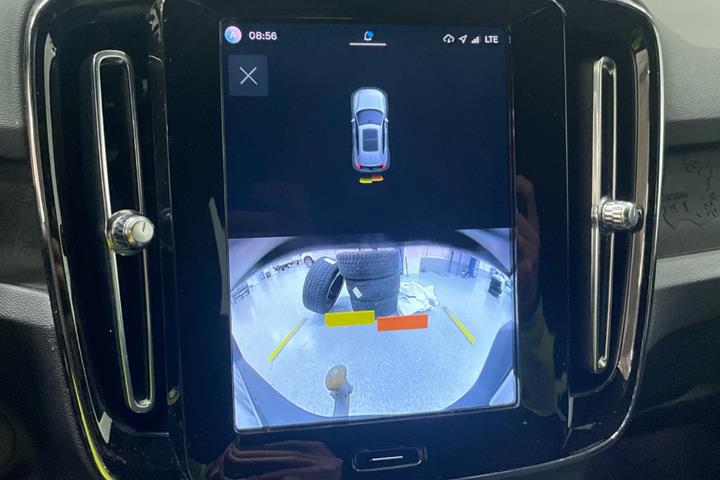 Sort Volvo XC40 fra 2024